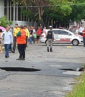 Após novas fissuras, Defesa Civil recomenda evacuação de prédio no Pinheiro