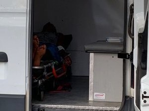 Jovem é esfaqueado em via pública de Marechal Deodoro