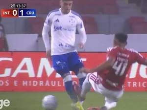 STJD suspende Victor Gabriel, do Inter, até a volta de Gabriel Pec, do Cruzeiro