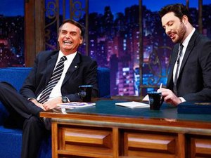 Bolsonaro diz que “violência se combate com violência” no The Noite