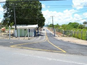 Reeducandos arrombam portão e tentam empreender fuga no Cadeião