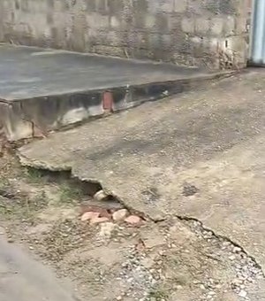 Morador denuncia transtornos após obra danificar calçadas em Arapiraca
