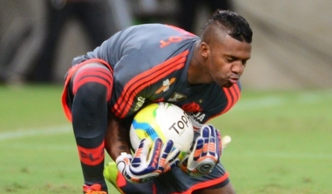 Agente de Felipe nega intenção de processar Fla e negocia com time dos EUA