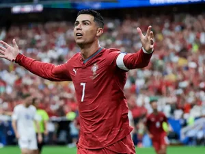 Cristiano Ronaldo segue como o atleta mais bem pago do mundo