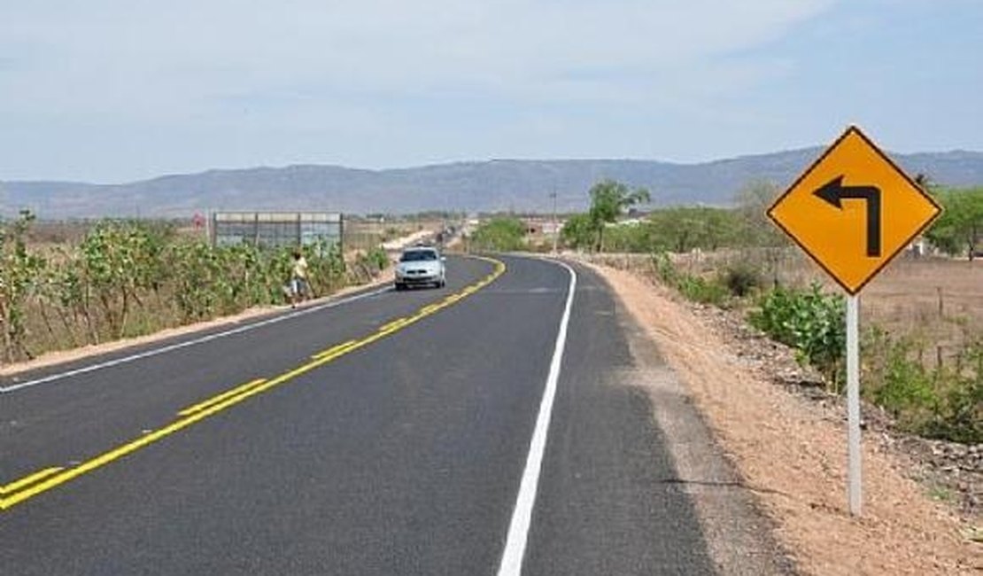 Governador assina ordem de serviço para trecho Craíbas-Folha Miúda