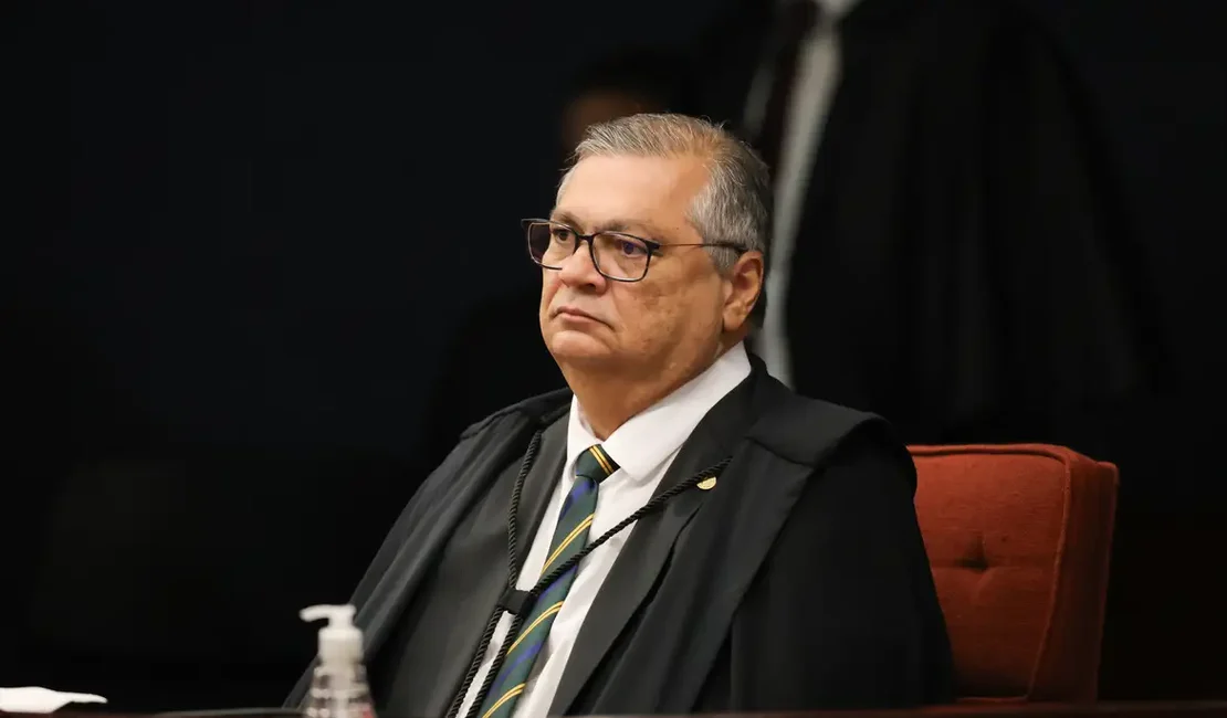 Flávio Dino abre apuração sobre emendas para produtora do filme de Bolsonaro