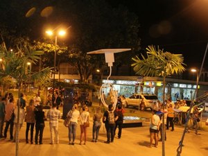 Fábrica de Sonhos inaugura ?Estação Celular Solar? no centro de Arapiraca