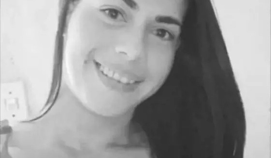 Mulher tem casa invadida e é morta a tiros em cima da cama em Marechal Deodoro