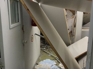 Quadrilha de assaltantes explode o cofre da agência do Banco do Brasil