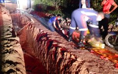 Condutor e passageiro ficaram feridos 