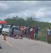 Colisão entre carro e moto deixa um morto e um ferido em Olho d’Água do Casado, AL