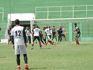 Zagueiro Edson Veneno volta ao time do Coruripe no jogo com o ASA neste sábado