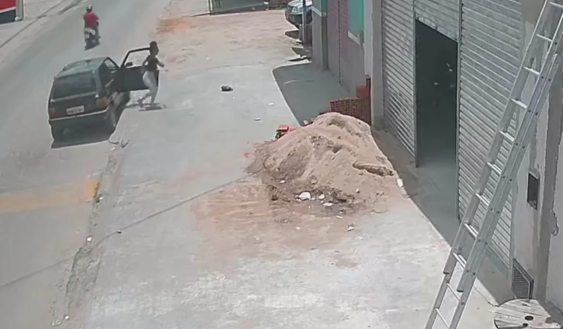 Necessaire levada após cair no chão com R$14 mil é devolvida em Arapiraca