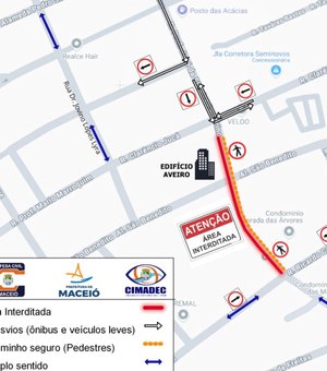 Trecho de rua no Pinheiro é interditado para demolição de edifício em Maceió