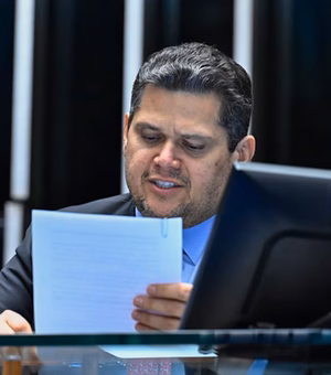 Alcolumbre promulga dosimetria, que reduz penas do 8/1 com benefício a Bolsonaro