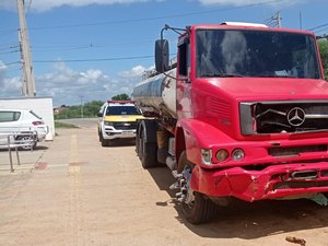 Condutor de carroça fica ferido em colisão com caminhão, na AL 120