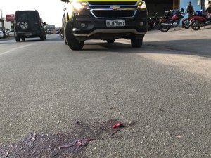 Idosa de 82 anos é atropelada ao tentar atravessar rua em Arapiraca