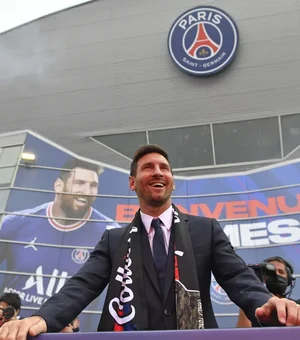 Messi é apresentado no PSG, se diz feliz, fala sobre Neymar, e afirma que busca títulos: 'Quero a Champions'