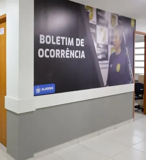 Gestante é presa após ser flagrada tentando furtar queijo e charque em supermercado de Maceió