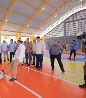 Prefeito Luciano inaugura ginásio poliesportivo e anuncia mais obras em Arapiraca