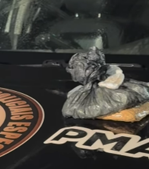 Quantidade de cocaína avaliada em R$ 30 mil é encontrada em área abandonada em Maceió