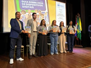 Arapiraca recebe seminário que discute uso de telas por crianças e adolescentes