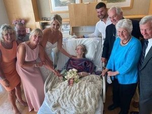 Noiva decide casar em hospital para avó participar da cerimônia