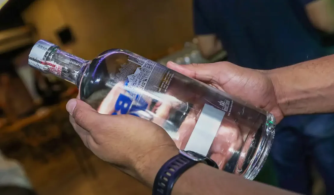 Policiais descobrem laboratório de falsificação de bebidas no DF