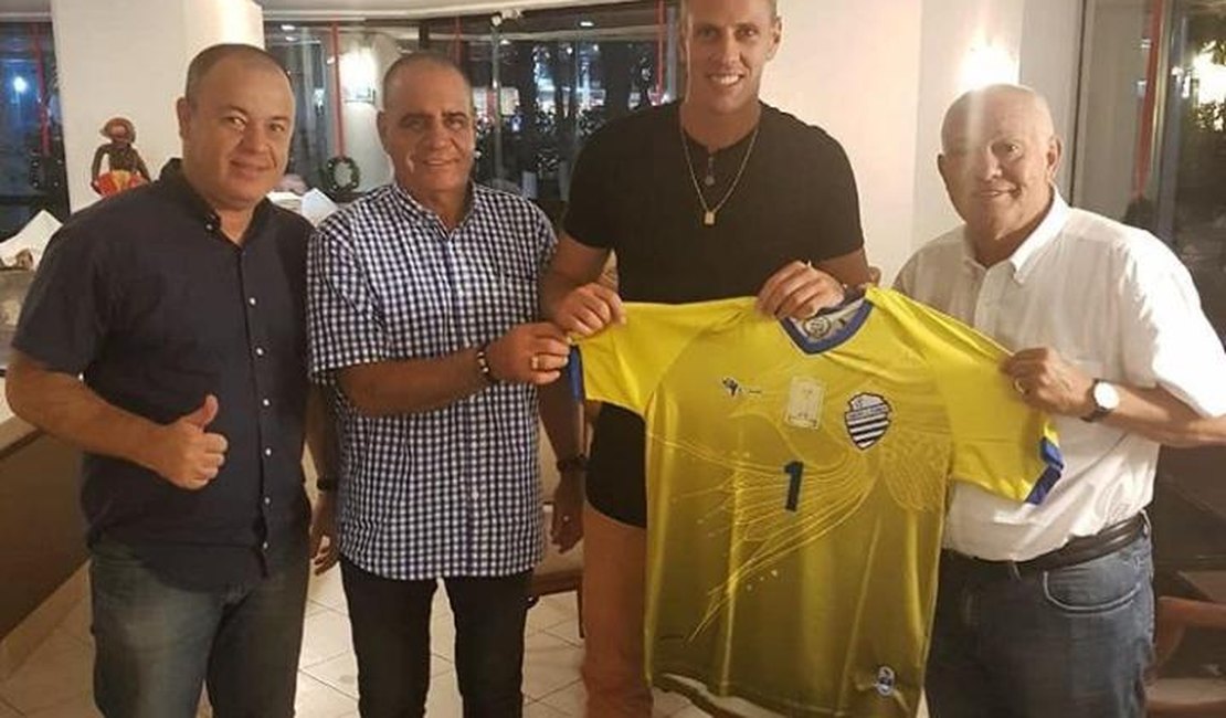 Destaque do CRB na temporada, goleiro João Carlos acerta com o CSA para 2019