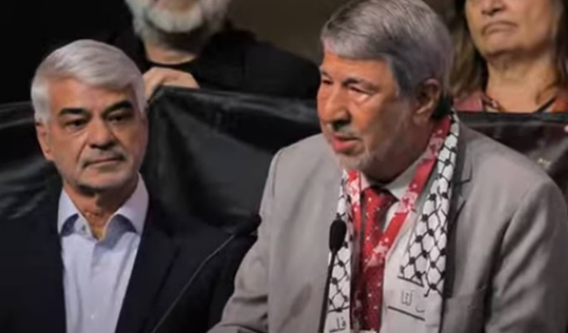 Embaixador da Palestina é saudado em encontro nacional do PT em Brasília