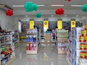 Farmácia é alvo de assaltantes na parte alta de Maceió 