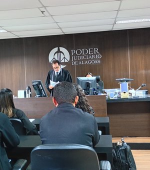 Mulher é condenada a 17 anos por tentar matar enteado ao jogá-lo do quarto andar