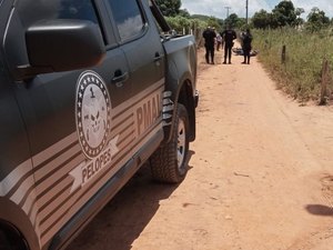 [Vídeo] Jovem é assassinado a tiros em estrada vicinal do Sítio Xexéu, em Arapiraca