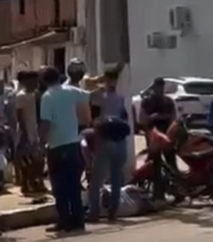 Colisão entre motos deixa feridos na Avenida Muniz Falcão, em Palmeira dos Índios