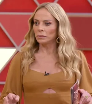 Casos de Família: Christina Rocha abandona palco após ataque a grávida