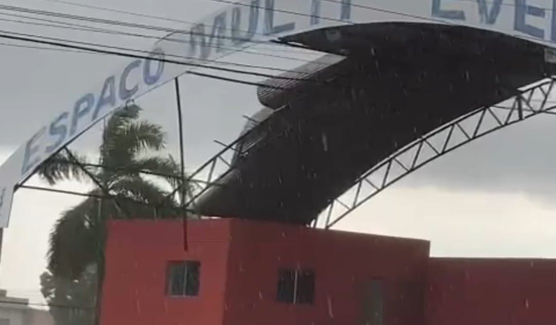 Chuva e ventania causam estragos em outros municípios do Agreste