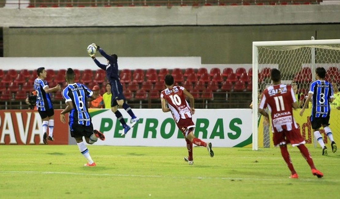 CRB perde por 3 a 1 para o Grêmio, que elimina jogo de volta no RS