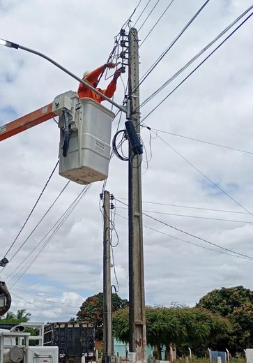 Prefeitura realiza manutenção na iluminação do Xucurus e da Serra do Padre Cícero