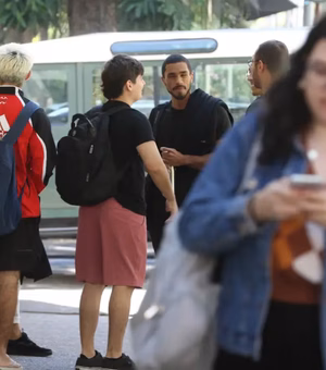 Fake news: Receita Federal não vai cobrar imposto de quem mora com os pais em 2026
