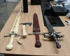 Polícia acha espada do He-Man em operação contra PMs agiotas