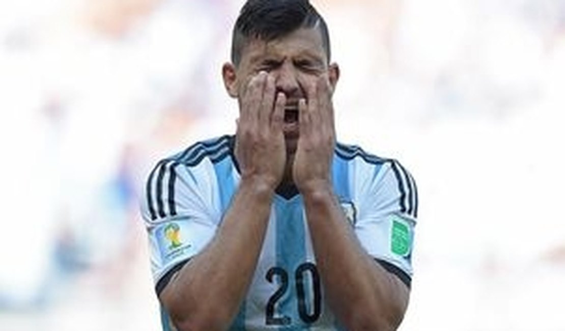 Agüero treina normalmente e pode voltar contra a Bélgica