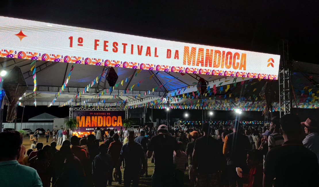 [Vídeo] 1º Festival da Mandioca de Lagoa da Canoa destaca a importância econômica desta cultura para a região