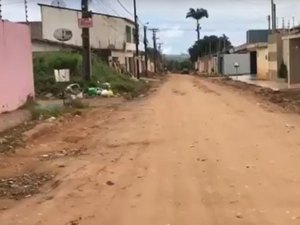 [Vídeo]  Moradores da rua Pedro Alexandre apelam por pavimentação em Arapiraca