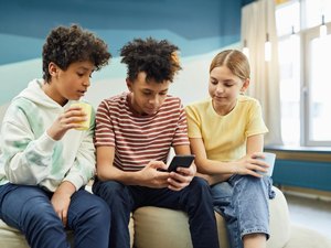 Austrália ameaça TikTok, Instagram e YouTube por não protegerem menores