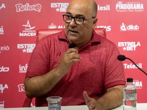 CRB anuncia saída do diretor de futebol André Martins após 94 dias no cargo