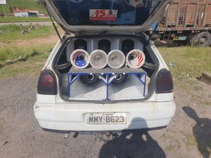 Polícia apreende som de carro em Novo Lino