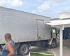 Motorista de caminhão perde controle e invade unidade de saúde em Bebedouro