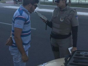 Operação de trânsito autua 18 motoristas e apreende nove veículos irregulares