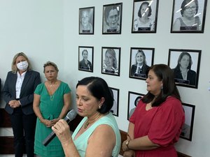 Câmara de Palmeira dos Índios celebra o mês da mulher com sessão solene