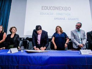 Rui Palmeira lança Projeto Educonex@o para escolas de Maceió